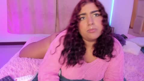 Snapshot of sheeylaroee chatting on December 2024 03:16:02 AM Heidy online show from December 2024 03:16:02 AM