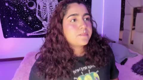 Snapshot of sheeylaroee chatting on March 2025 10:43:02 PM Heidy online show from March 2025 10:43:02 PM