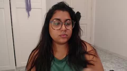 Snapshot of sheeylaroee chatting on May 2026 10:45:01 AM Heidy online show from May 2026 10:45:01 AM