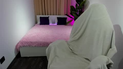 Snapshot of sheilaryan chatting on February 2025 04:49:01 AM Sheila GMT 2 Tuesday Wednesday Friday Saturday Sunday- 8 5 online show from February 2025 04:49:01 AM