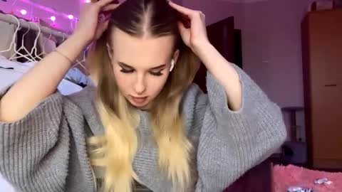 Jenny online show from September 2025 03:02:01 PM