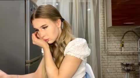 Jenny online show from September 2025 09:28:02 PM