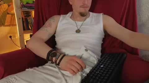 Snapshot of shelbytruck chatting on September 2025 09:51:01 PM Vincente online show from September 2025 09:51:01 PM