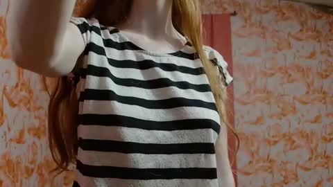 Snapshot of shelikessoymilk chatting on November 2025 10:36:02 PM Erika online show from November 2025 10:36:02 PM