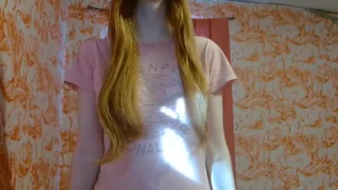 Snapshot of shelikessoymilk chatting on November 2025 08:19:01 PM Erika online show from November 2025 08:19:01 PM