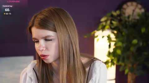 Sofia online show from October 2025 07:44:01 AM