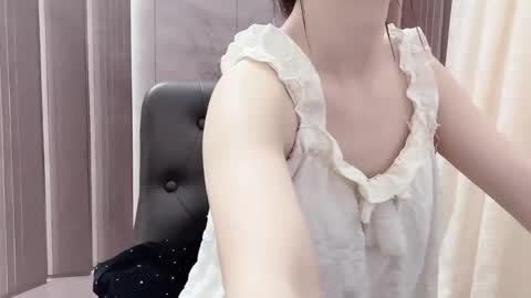 Snapshot of shellysan chatting on April 2026 01:25:01 AM Shelly online show from April 2026 01:25:01 AM