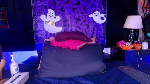 Shelsy online show from October 2025 12:04:02 PM