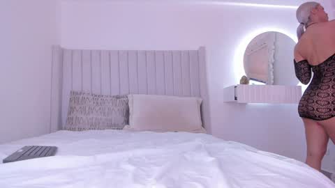 shelynna_azzul online show from January 2025 07:43:01 PM