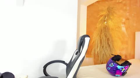 shenielxxx online show from March 2026 02:21:01 PM