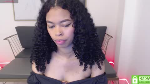 Snapshot of shenna_brunette_ chatting on February 2025 01:05:01 PM Shenna online show from February 2025 01:05:01 PM