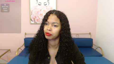 Snapshot of shenna_brunette_ chatting on February 2025 01:10:01 PM Shenna online show from February 2025 01:10:01 PM