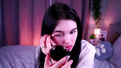 Snapshot of sheragroepper chatting on June 2026 07:25:02 AM Mira online show from June 2026 07:25:02 AM