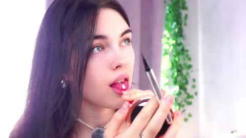 Snapshot of sheragroepper chatting on June 2026 07:23:01 AM Mira online show from June 2026 07:23:01 AM