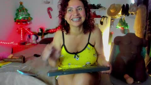 Snapshot of sherahade chatting on December 2024 01:32:01 PM shera hade online show from December 2024 01:32:01 PM