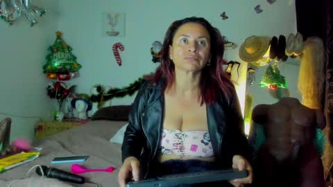 Snapshot of sherahade chatting on December 2024 10:10:02 AM shera hade online show from December 2024 10:10:02 AM