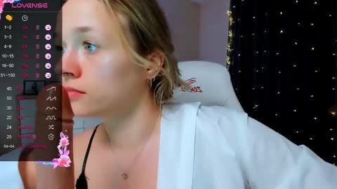 Snapshot of sherill_brill chatting on March 2025 06:00:01 PM Sheril online show from March 2025 06:00:01 PM