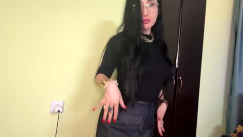 Sherry online show from April 2026 06:36:02 PM