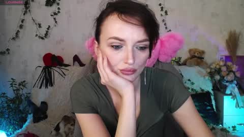 Snapshot of sheslike_firstlove chatting on November 2025 06:09:02 PM Vanessa online show from November 2025 06:09:02 PM