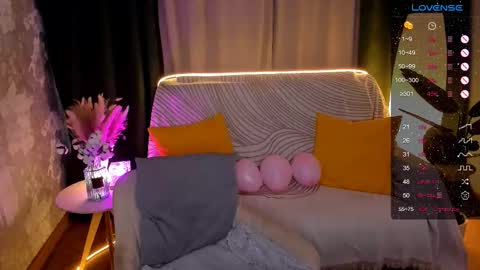 Snapshot of sheslinki chatting on February 2026 07:51:01 AM Hello guys my name is Aemilia online show from February 2026 07:51:01 AM