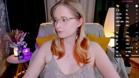 Snapshot of sheslinki chatting on March 2026 08:51:02 AM Hello guys my name is Aemilia online show from March 2026 08:51:02 AM