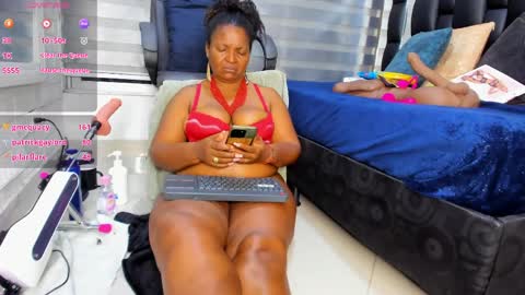 Snapshot of sheyla__ebony chatting on May 2026 11:43:01 PM sheyla__ebony online show from May 2026 11:43:01 PM