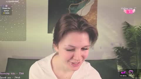 Snapshot of shine_vivi chatting on January 2026 01:24:02 PM Vivi online show from January 2026 01:24:02 PM