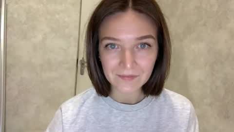 Jesica online show from October 2025 09:04:02 PM