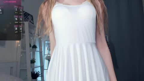 Snapshot of shiningdawn chatting on February 2025 08:10:01 PM Stella online show from February 2025 08:10:01 PM