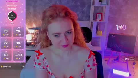 Snapshot of shiny_lisss chatting on May 2026 01:44:01 AM Lisa online show from May 2026 01:44:01 AM