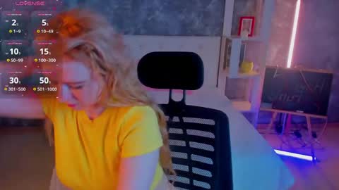 Snapshot of shiny_lisss chatting on May 2026 01:47:02 AM Lisa online show from May 2026 01:47:02 AM