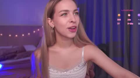 Julia online show from October 2025 06:47:02 AM