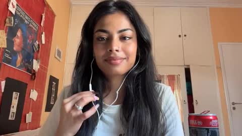 Snapshot of shirleendurrah chatting on May 2026 08:52:02 AM Karin online show from May 2026 08:52:02 AM