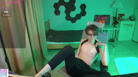 shiromy_ online show from February 2026 05:39:01 PM