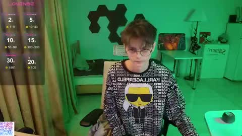 shiromy_ online show from April 2026 11:09:02 PM