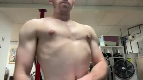 shirtlesshunk15 online show from June 2026 03:45:02 PM