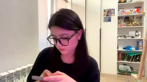 Marie online show from May 2026 12:10:01 PM