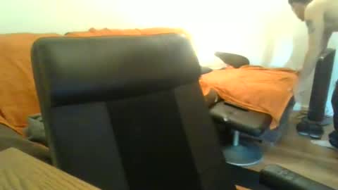 showherenow online show from December 2025 07:48:02 AM