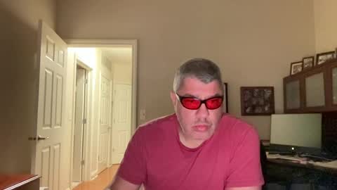 Snapshot of showmet chatting on July 2026 03:11:02 AM Chicago Guy online show from July 2026 03:11:02 AM