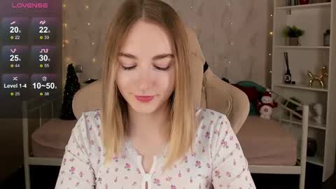 Snapshot of shy__polly chatting on December 2025 12:15:02 AM Polly online show from December 2025 12:15:02 AM