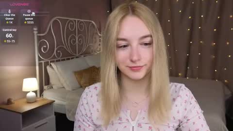 Polly online show from May 2026 12:05:01 AM