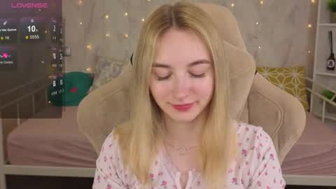 Snapshot of shy__polly chatting on June 2026 12:09:02 AM Polly online show from June 2026 12:09:02 AM