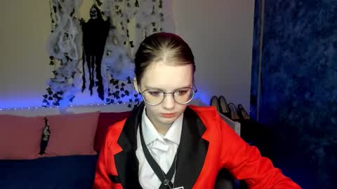 Snapshot of shy_elina01 chatting on October 2025 10:49:02 AM shy_elina01 online show from October 2025 10:49:02 AM