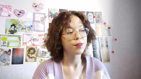 Snapshot of shy_kiss_twinkle_bloop chatting on September 2025 11:10:01 AM Milena online show from September 2025 11:10:01 AM