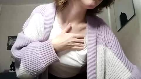 Snapshot of shy_kiss_twinkle_bloop chatting on September 2025 01:14:02 PM Milena online show from September 2025 01:14:02 PM