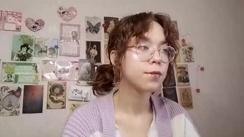 Snapshot of shy_kiss_twinkle_bloop chatting on September 2025 01:16:02 PM Milena online show from September 2025 01:16:02 PM