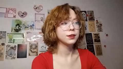 Snapshot of shy_kiss_twinkle_bloop chatting on October 2025 01:11:02 PM Milena online show from October 2025 01:11:02 PM