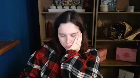 Snapshot of shy_lil chatting on October 2025 07:06:01 AM shy_lil online show from October 2025 07:06:01 AM