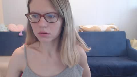 Snapshot of shy_moony chatting on March 2026 01:00:01 PM just Alex online show from March 2026 01:00:01 PM