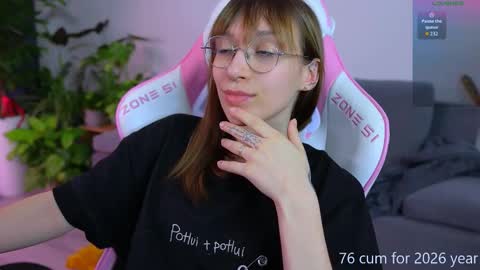 Snapshot of shy_or_horny chatting on March 2026 10:04:01 PM HI i am Marcy online show from March 2026 10:04:01 PM